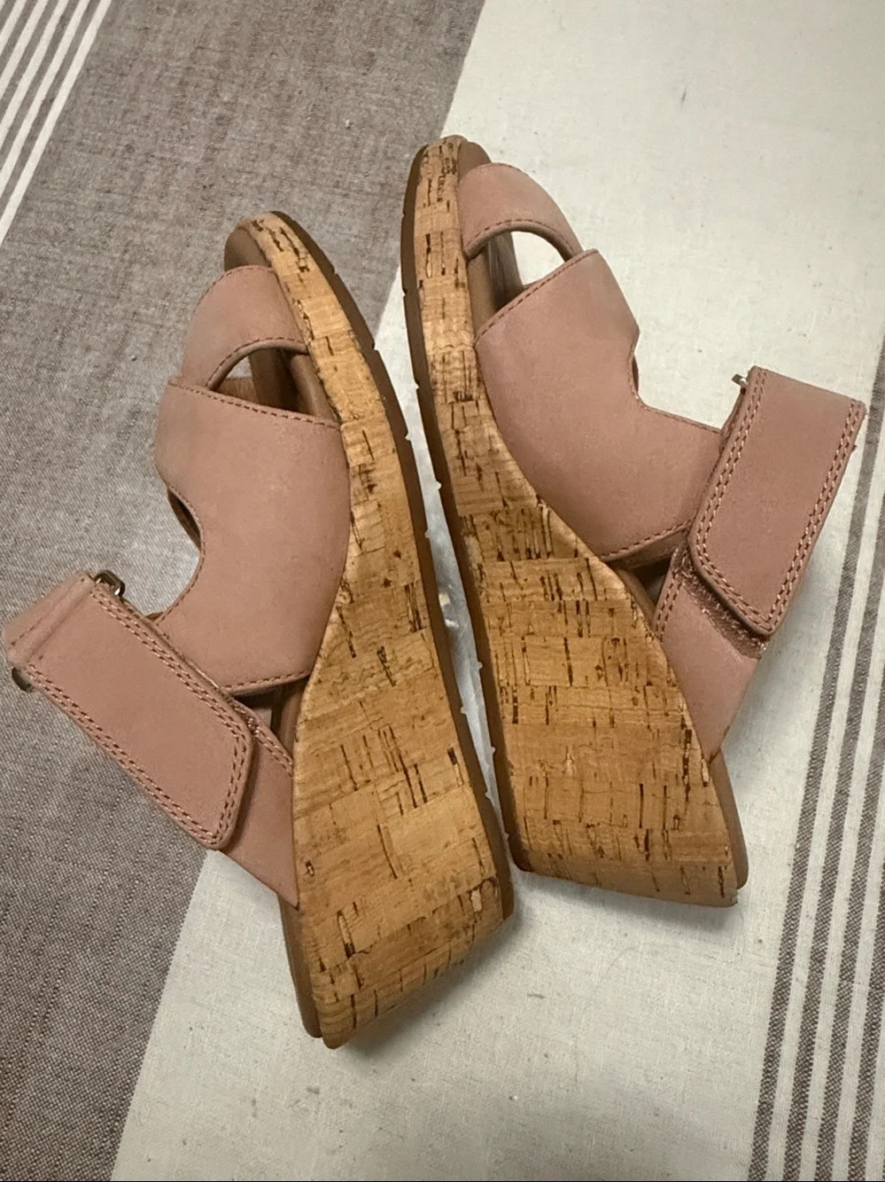 Unstructured By Clarks Women's  Soft pink-taupe leather sandals